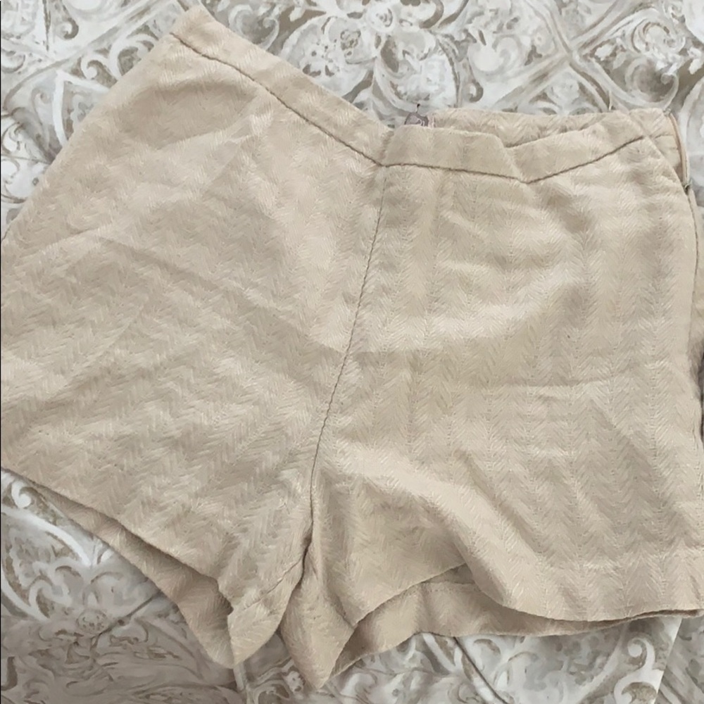 Classy gold/ tan shorts